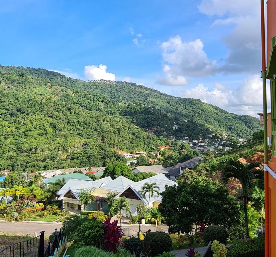Mountain Palace Saint Joseph 外观 照片