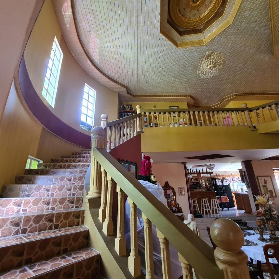 Mountain Palace Saint Joseph 外观 照片
